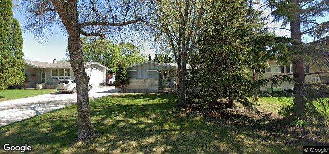 Photo of 10 Neptune Bay in Winnipeg, Manitoba