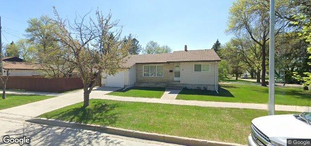 Photo of 2 Saturn Bay in Winnipeg, Manitoba