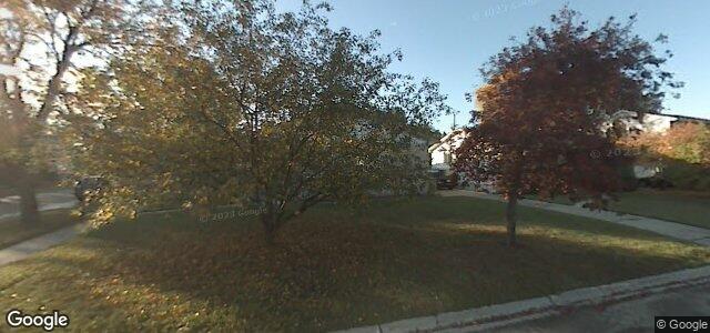 Photo of 2 Waterford Bay in Winnipeg, Manitoba