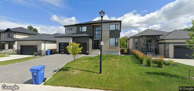 Photo of 425 Scotswood Drive S in Winnipeg, Manitoba