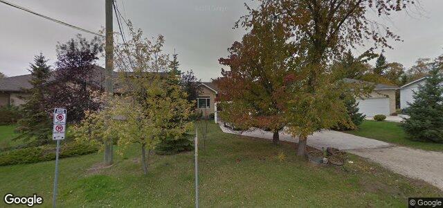 Photo of 752 Charleswood Road in Winnipeg, Manitoba