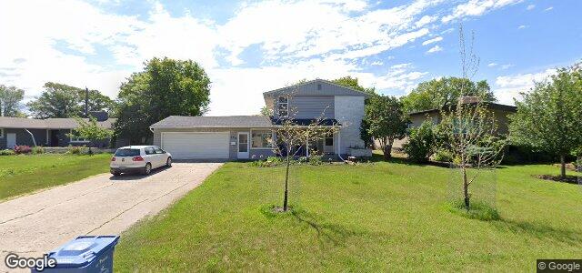 Photo of 2454 Assiniboine Crescent in Winnipeg, Manitoba