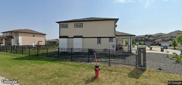 Larawan ng 101 Red Spruce Road sa Winnipeg, Manitoba