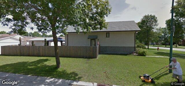 Larawan ng 1079 Kildare Avenue E sa Winnipeg, Manitoba