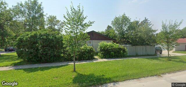 Larawan ng 2 Bridgecrest Drive sa Winnipeg, Manitoba