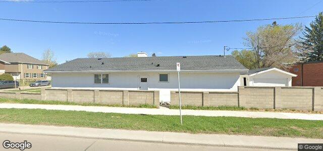 Larawan ng 696 Queenston Street sa Winnipeg, Manitoba