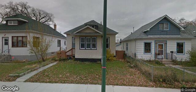 Photo of 258 Chalmers Avenue in Winnipeg, Manitoba