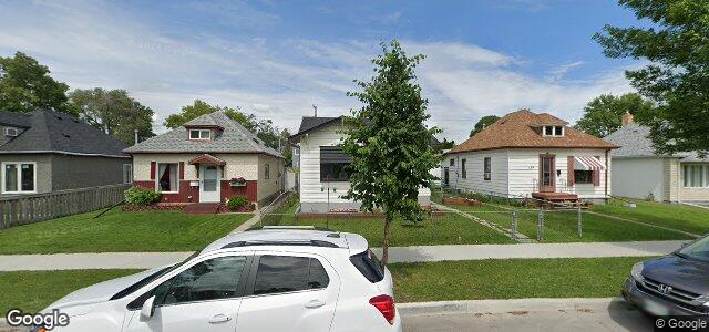 Photo of 335 Larsen Avenue in Winnipeg, Manitoba