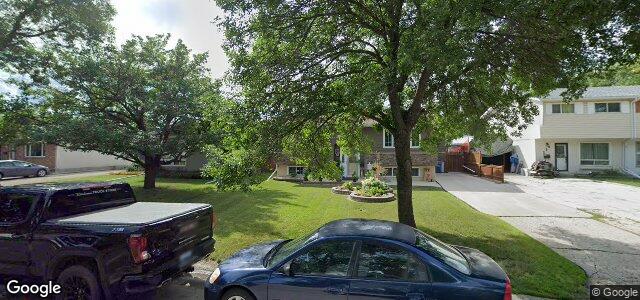 Photo of 265 Lake Ridge Road in Winnipeg, Manitoba