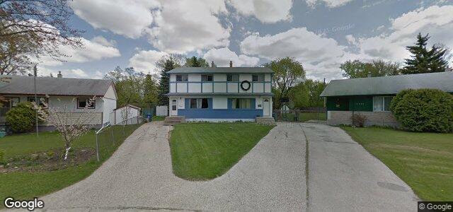 Photo of 324 Hillary Bay in Winnipeg, Manitoba