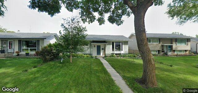 Photo of 35 Ashern Road in Winnipeg, Manitoba