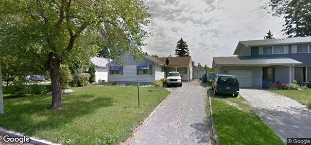 Photo of 977 Crestview Park Drive in Winnipeg, Manitoba