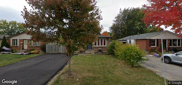 107 Harding Crescent（加拿大曼尼托巴省溫尼伯市）房屋照片