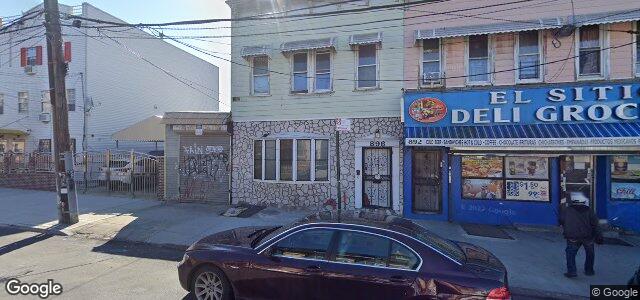 Larawan ng 896 Home Street sa Winnipeg, Manitoba