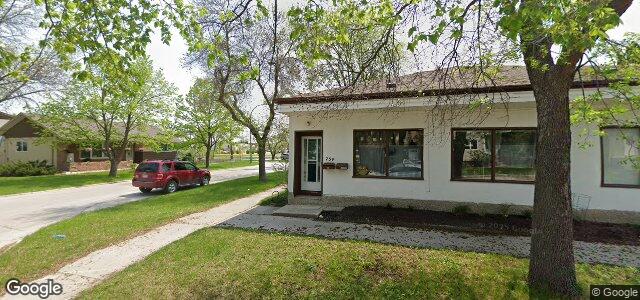 Larawan ng 754 Scotland Avenue sa Winnipeg, Manitoba