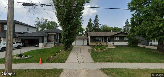 Photo of 896 Elmhurst Road in Winnipeg, Manitoba
