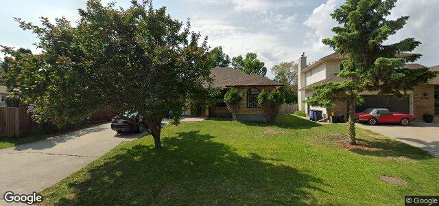 Photo of 118 Deerpark Drive in Winnipeg, Manitoba