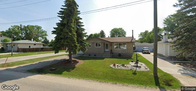 Photo of 819 Oakdale Drive in Winnipeg, Manitoba