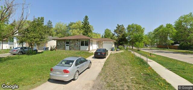 Larawan ng 99 Leeds Avenue sa Winnipeg, Manitoba