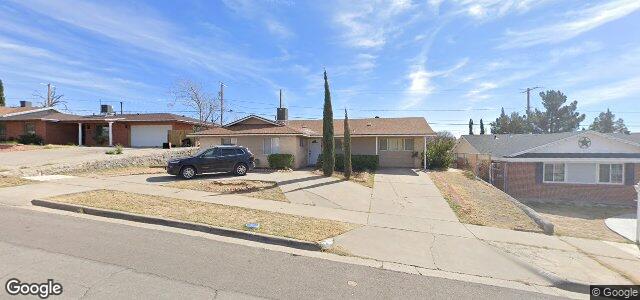 Photo of 340 Crestmont Drive in Winnipeg, Manitoba