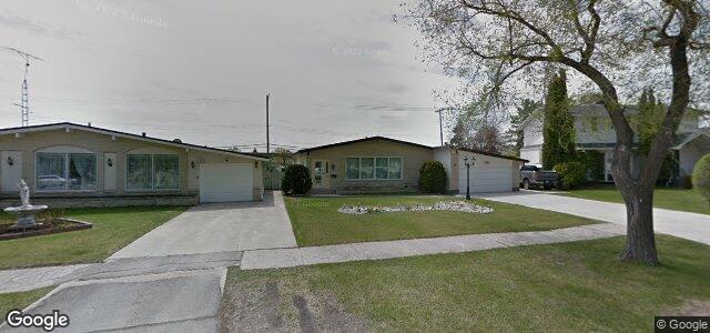 Larawan ng 44 Merriwood Avenue sa Winnipeg, Manitoba