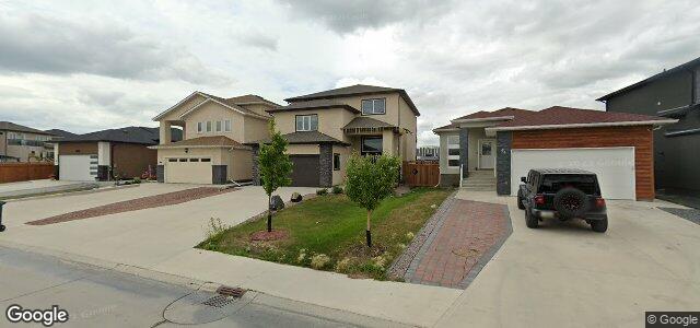 Photo of 68 Brooksmere Trail in Winnipeg, Manitoba