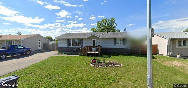 Larawan ng 176 Braintree Crescent sa Winnipeg, Manitoba