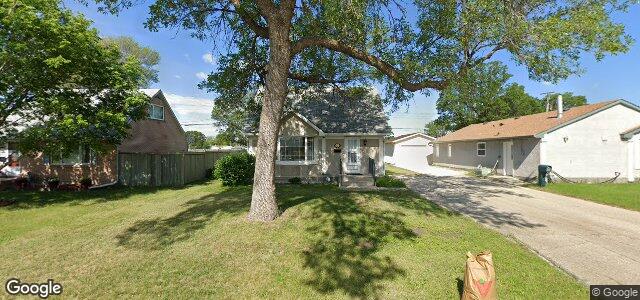 Larawan ng 42 Cornwall Boulevard sa Winnipeg, Manitoba