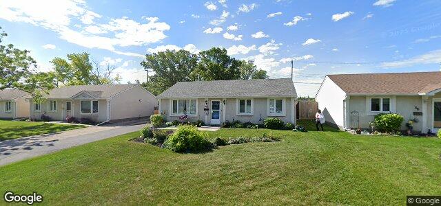 Larawan ng 82 Cornwall Boulevard sa Winnipeg, Manitoba