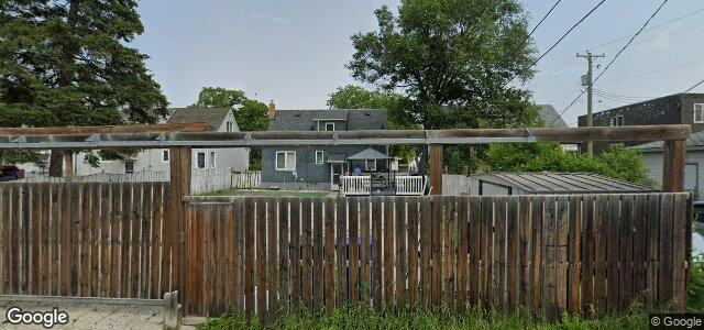 Photo of 208 Rupertsland Avenue in Winnipeg, Manitoba