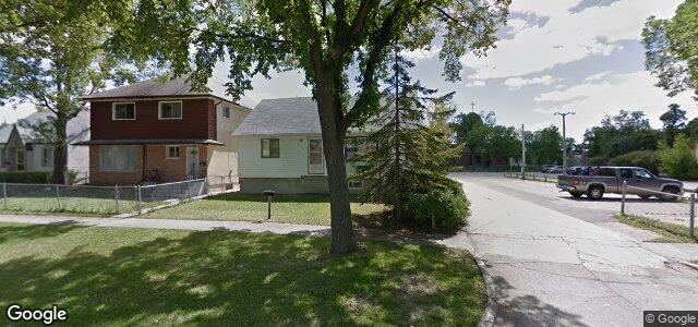 Photo of 110 Ravelston Avenue E in Winnipeg, Manitoba