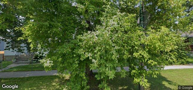 Photo of 411 Whittier Avenue E in Winnipeg, Manitoba