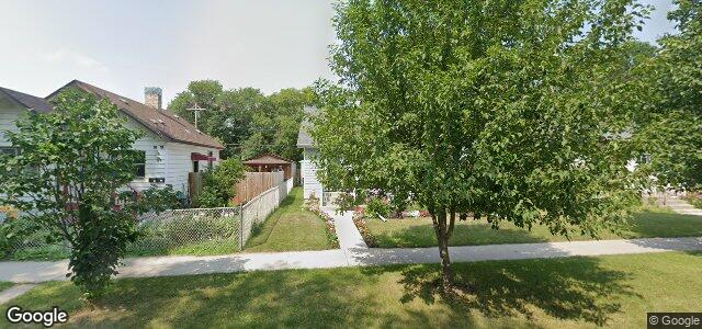 Photo of 431 Whittier Avenue E in Winnipeg, Manitoba