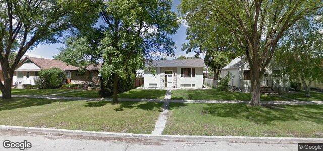 Photo of 513 Regent Avenue E in Winnipeg, Manitoba