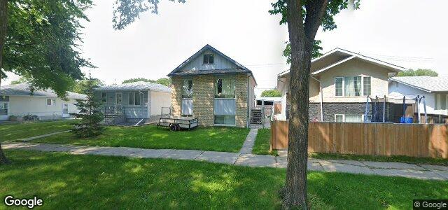 Photo of 151 Thom Avenue E in Winnipeg, Manitoba