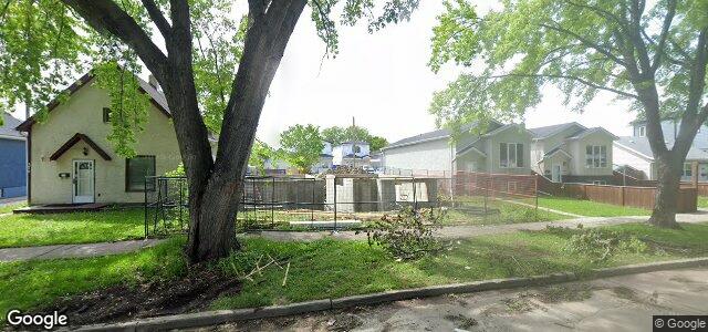 Photo of 380 Collegiate Street in Winnipeg, Manitoba