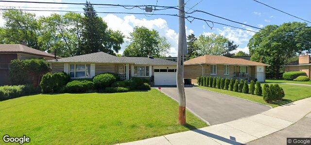 Photo of 7 Foxwarren Drive in Winnipeg, Manitoba