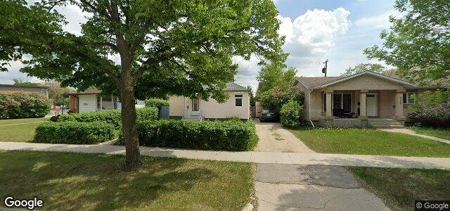 Photo of 1010 Dumas Avenue in Winnipeg, Manitoba