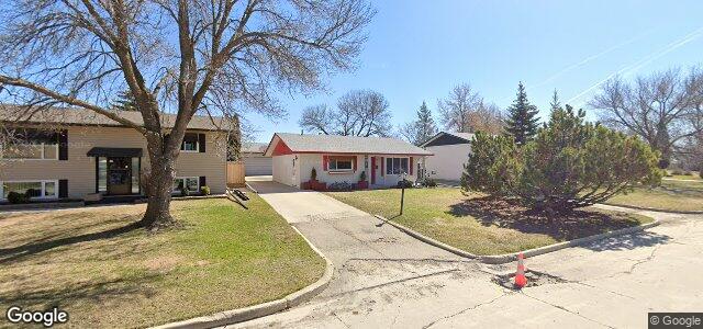 Photo of 10 Woodford Bay in Winnipeg, Manitoba