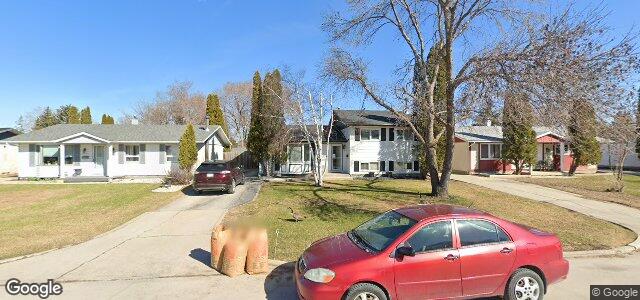 15 Willowmeade Crescent（加拿大曼尼托巴省溫尼伯市）房屋照片