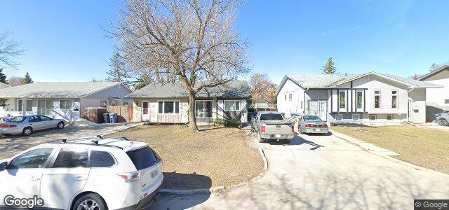 Photo of 225 Knightsbridge Drive in Winnipeg, Manitoba