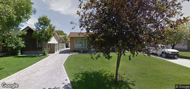 Photo of 35 Kinsley Crescent in Winnipeg, Manitoba
