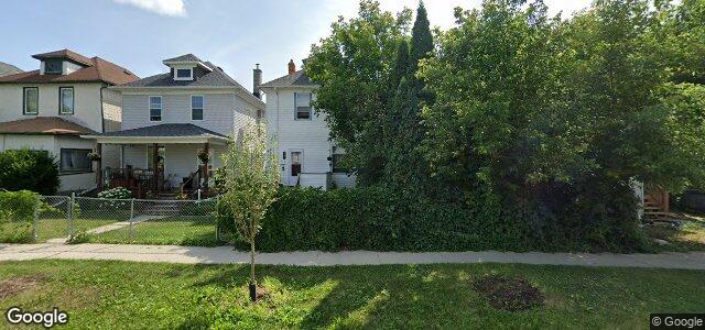 Larawan ng 687 Strathcona Street sa Winnipeg, Manitoba