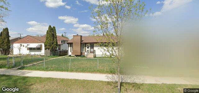 Photo of 933 Munroe Avenue in Winnipeg, Manitoba