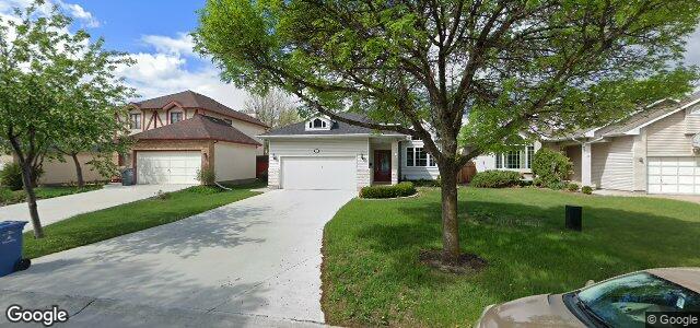 Larawan ng 11 Des Intrepides Promenade sa Winnipeg, Manitoba