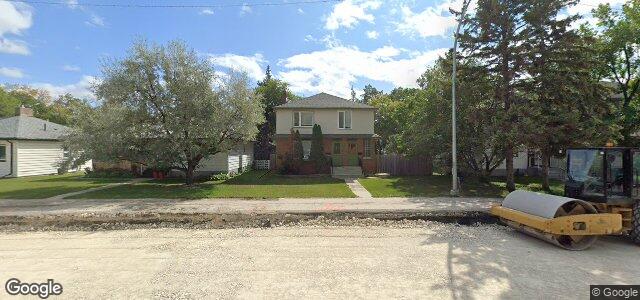 Photo of 862 Jubilee Avenue in Winnipeg, Manitoba