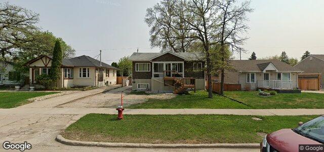 Photo of 82 St Vital Road in Winnipeg, Manitoba