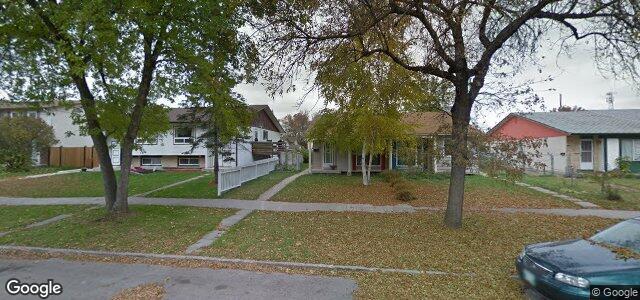 Photo of 141 Thom Avenue W in Winnipeg, Manitoba