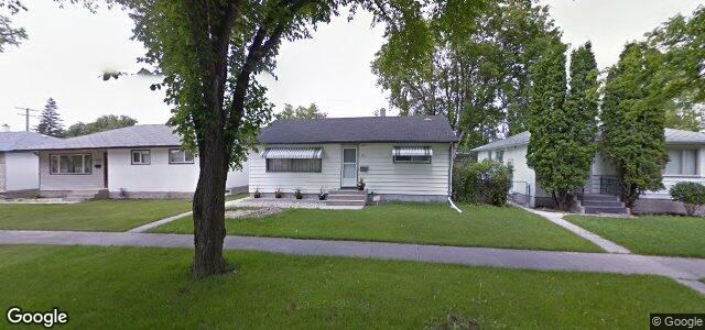Photo of 211 Edward Avenue W in Winnipeg, Manitoba
