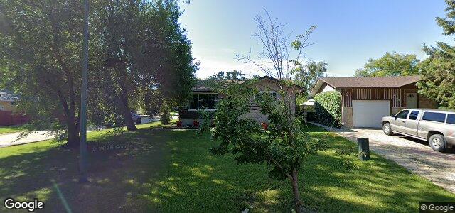 Larawan ng 400 Knowles Avenue sa Winnipeg, Manitoba